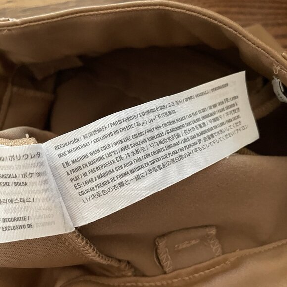 Abercrombie & Fitch Wmn S Pleated High Rise 6 Inch Vegan Leather Tailored Shorts - Picture 12 of 12